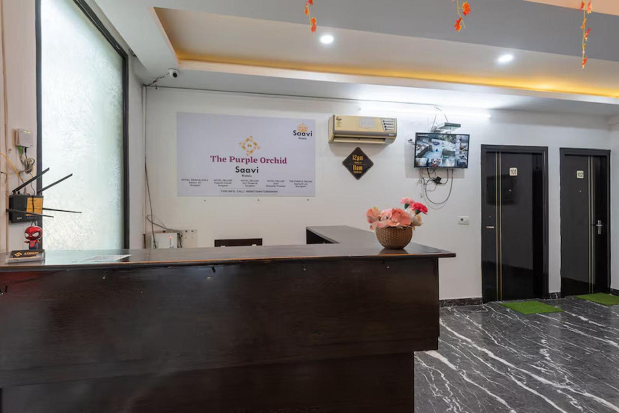 Saavi Hotel Huda City Centre Gurgaon Bagian luar foto